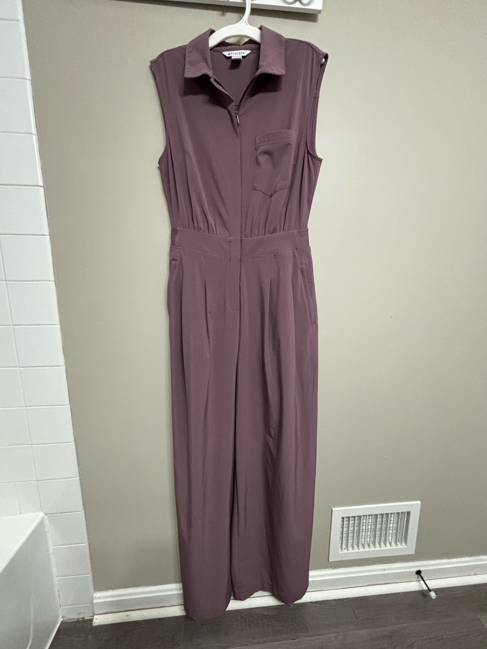 Athleta Brooklyn Heights Wide Leg Jumpsuit in mauve. Women’s size 4